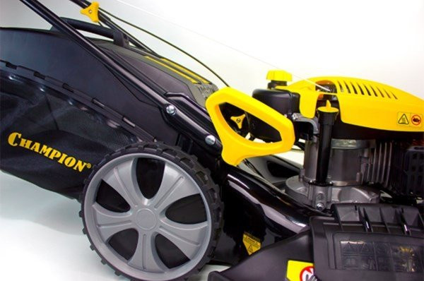 Бензиновая газонокосилка Champion LM5345